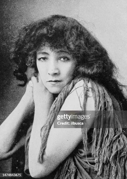 illustrazioni stock, clip art, cartoni animati e icone di tendenza di ritratto di celebrità del palcoscenico del 19 ° secolo: sarah bernhardt - actress