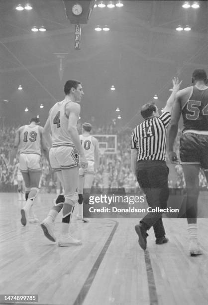 Bob Boozer , Jerry Sloan and possibly Keith Erickson of the Chicago Bulls and Luke Jackson of the Philadelphia 76ers at the International...