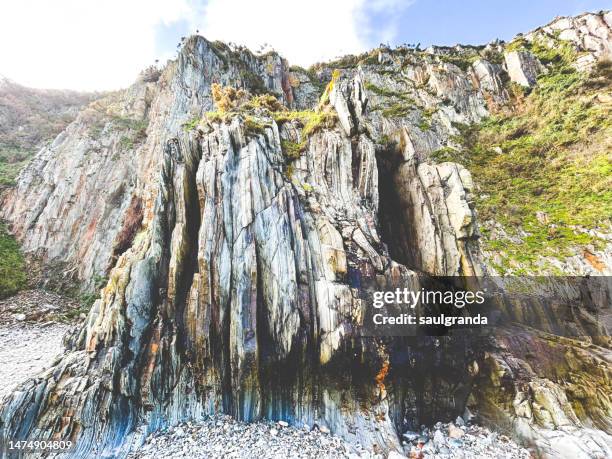 rock formation of quartzites and slates - quartzite rock stock pictures, royalty-free photos & images