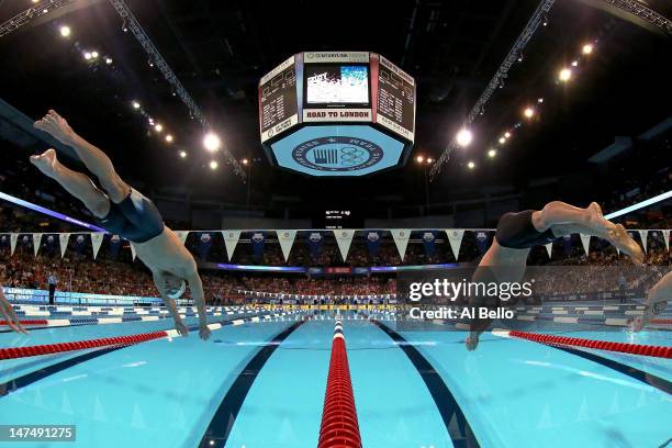 Diving Blocks Swimmer Diving Block Photos and Premium High Res Pictures - Getty Images
