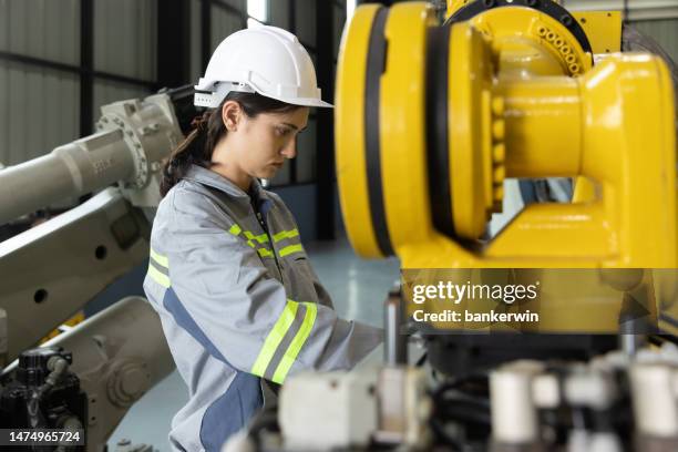Engineer Reparing Machine 6,721 Heavy Equipment Repair Stock Photos, High-Res Pictures, and ...