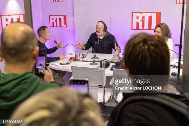 Le chef cuisinier Philippe Etchebest lors d'une émission de la radio RTL au Salon de l'Agriculture le 25 février 2023 à Paris.