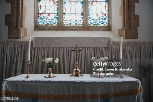 church altar - altar stock pictures, royalty-free photos & images
