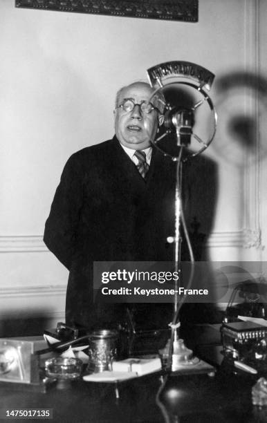 Le discours à la radio de Manuel Azaña, le 20 février 1936, à Madrid.