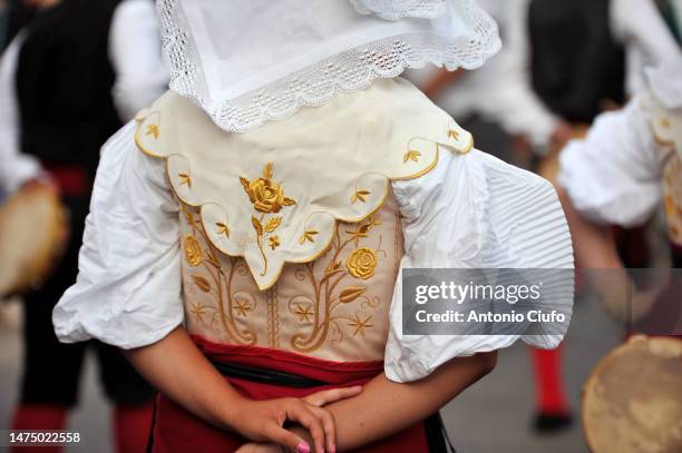 woman in traditional italian clothing  named 'pacchiana' - traditional italian dress stock pictures, royalty-free photos & images