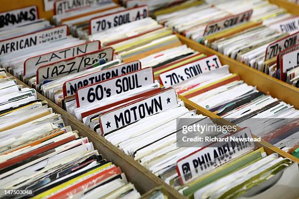 motown, latin and jazz records - rhythm and blues stockfoto's en -beelden