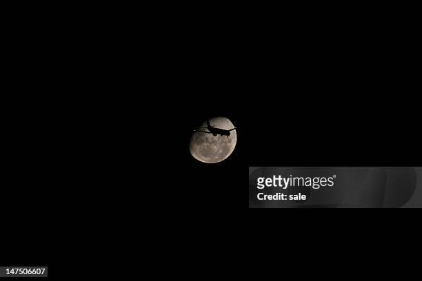 lua... avião moon plane - avião 個照片及圖片檔