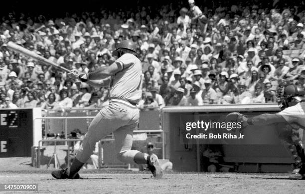 Reds third-baseman Pete Rose takes a big-swing at plate during game between Los Angeles Dodgers and the Cincinnati Reds, August 3, 1975 in Los...