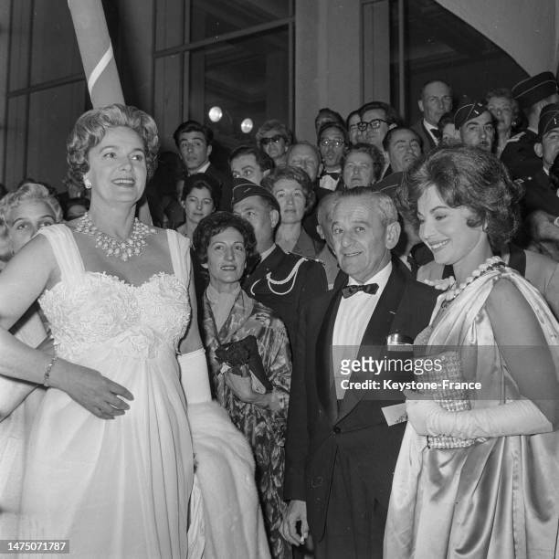 Yvette Labrousse, William Wyler et Haya Harareet au Festival de Cannes, en mai 1960.