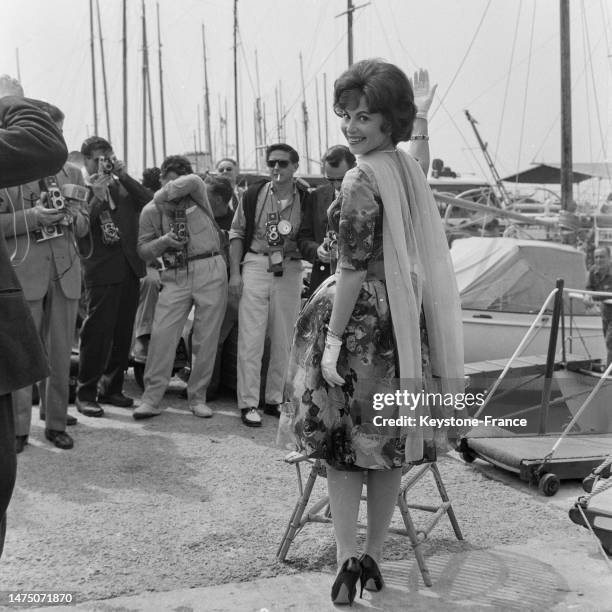 Haya Harareet dans le port de Cannes lors du festival, le 5 mai 1960.