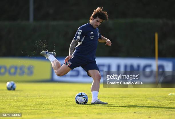 Sandro Tonali of Italy in action during an Italy training session at Centro Tecnico Federale di Coverciano on March 21, 2023 in Florence, Italy.