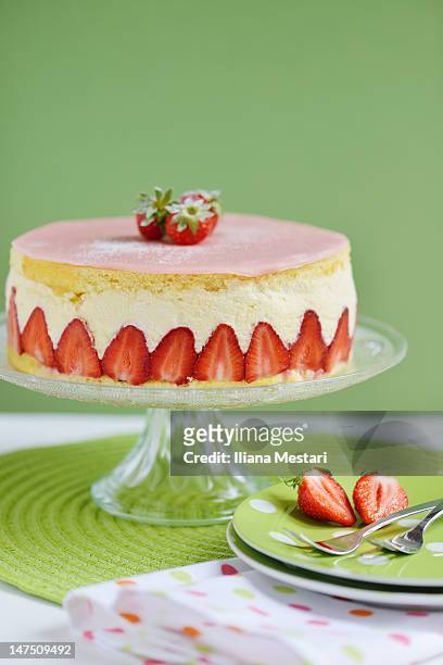 fraisier - fraisier stock pictures, royalty-free photos & images