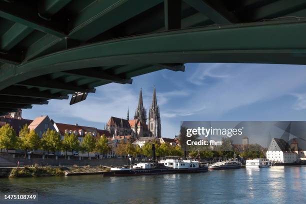 regensburg old town and danube river (bavaria/ germany) - regensburg stock pictures, royalty-free photos & images