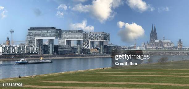 cologne skyline panorama (germany) - köln skyline stock pictures, royalty-free photos & images