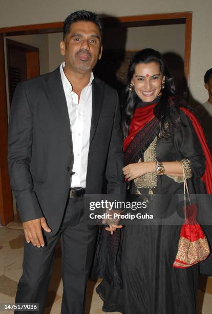 Suniel Shetty and Mana Shetty attend the Shatrughan Sinha's success bash hosted by Pahlaj Nahlani on June 14, 2014 in Mumbai, India