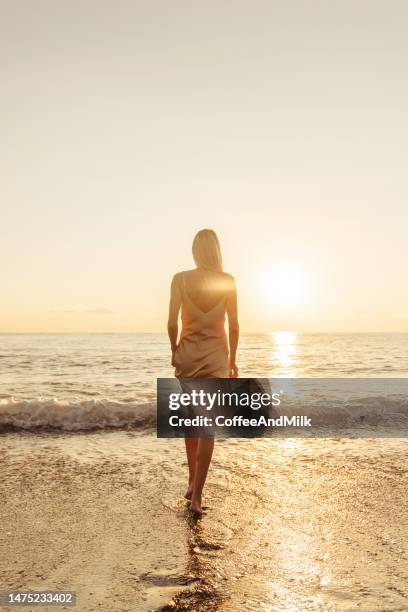 relaxing girl - beach glamour stock pictures, royalty-free photos & images