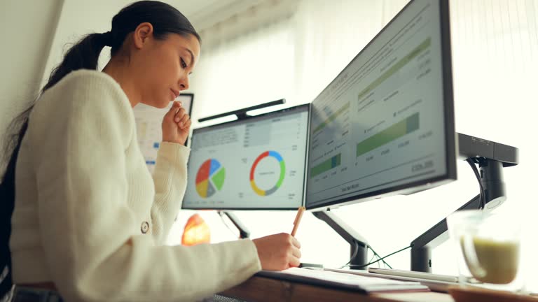 https://media.gettyimages.com/id/1475259696/video/woman-with-back-pain-working-at-standing-desk-home-office.jpg?b=1&s=640x640&k=20&c=b8bNSXYPH_T_l8o6LPnKbPGKPUIc8Eay-NzJZG8-XUA=