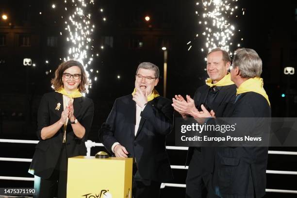 The deputy for Public Administration, Elixabete Etxanobe; the mayor of Bilbao, Juan Mari Aburto; the director of the tour, Christian Prudhomme, and...