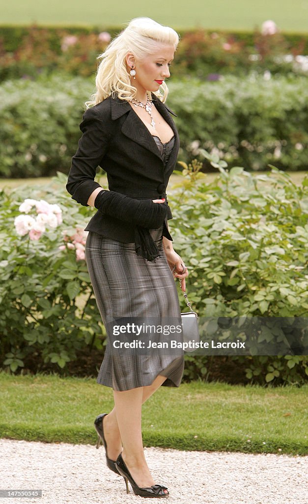 Paris Haute Couture Fashion Week - Fall/Winter 2005 - Christian Dior -  Arrivals