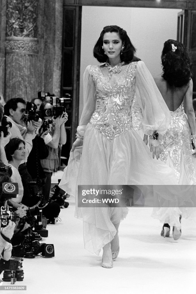 Jean-Louis Scherrer Spring 1986 Couture Fashion Show News Photo