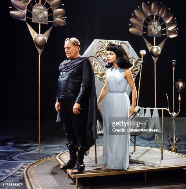 Caesar und Cleopatra, Fernsehfilm nach dem Bühnenstück von George Bernard Shaw, Deutschland 1964, Regie: Hans Dieter Schwarze, Darsteller: Paul...