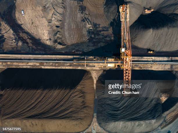 aerial view of machinery working in a coal mine - china environment mine imagens e fotografias de stock