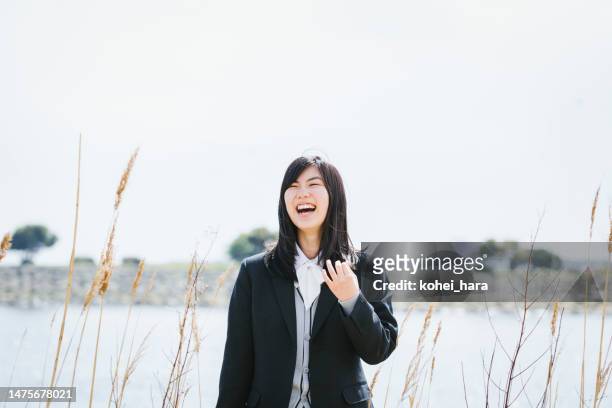日本の女子高生の肖像画 - 若い カワイイ 女の子 日本人 ストックフォトと画像