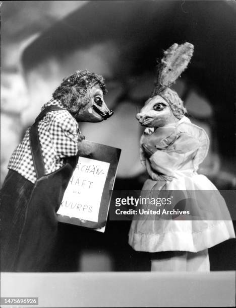 Das neugierige Häschen - Die Berliner Puppenkiste spielt für die Kleinen die Geschichte von der Hasenfamilie und dem kleinen Igel Knurps, der mit dem...