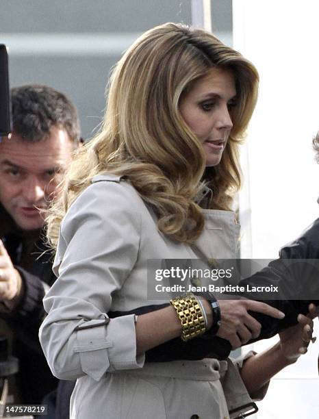 Heidi Klum is pictured on location for a videoshoot on December 3, 2009 in Los Angeles, California.