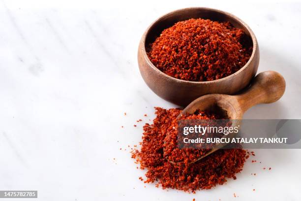 red pepper flake - paprika pulver stock-fotos und bilder
