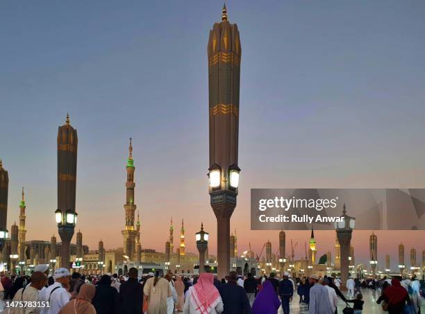 nabawi mosque at sunset - masjid nabawi stock pictures, royalty-free photos & images