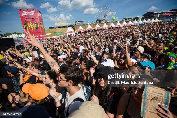 Attendees react during the Anavitoria show during day one of Lollapalooza Brazil at Autodromo de Interlagos on March 24, 2023 in Sao Paulo, Brazil.