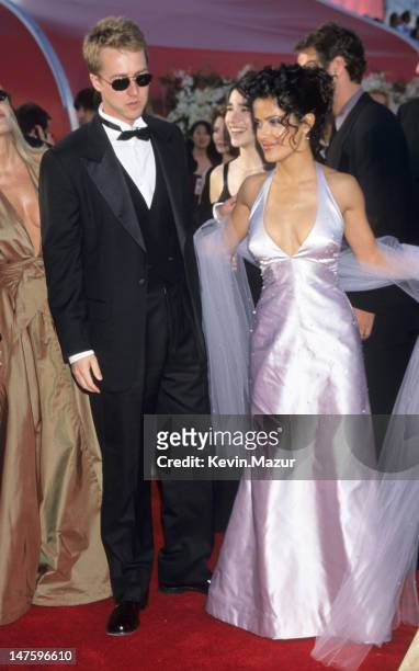 Salma Hayek and Ed Norton during 72nd Annual Academy Awards - Arrivals at Shrine Auditorium in Los Angeles, California, United States.