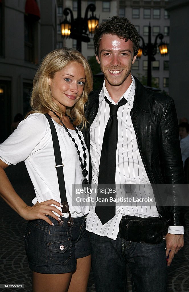 Celebrity Sightings in Hollywood - June 16, 2007