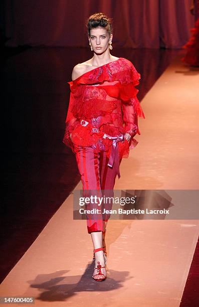 Diana Dondoe wearing Ungaro Ready to Wear Autumn-Winter 2004/2005