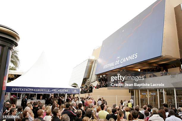 Atmosphere during 2005 Cannes Film Festival - Atmosphere - Day 3 at Palais De Festival in Cannes, France.