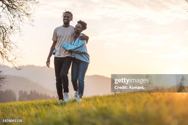 Young Couple Hug Full Body Photos and Premium High Res Pictures - Getty ...