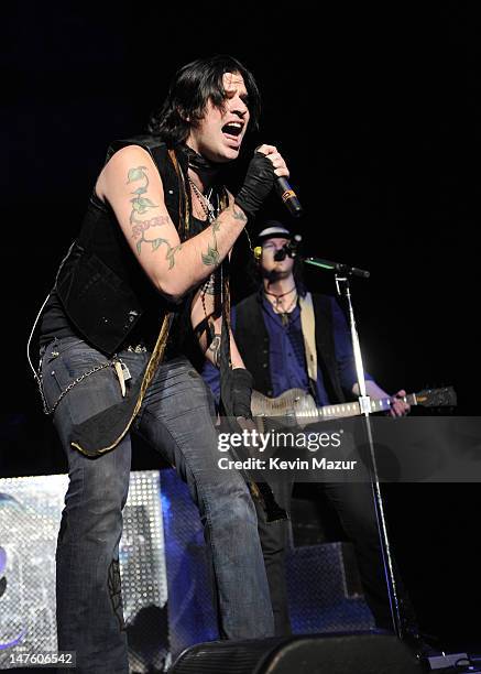 Austin Winkler of Hinder perform at Madison Square Garden on March 16, 2009 in New York City.