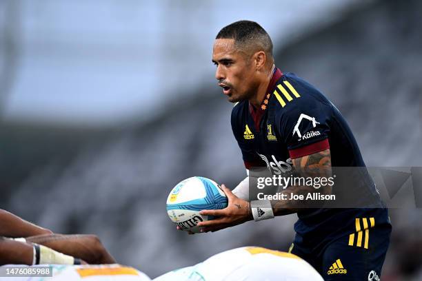 Aaron Smith of the Highlanders prepares to feed the scrum during the round five Super Rugby Pacific match between Highlanders and Fijian Drua at...