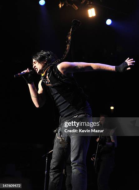 Austin Winkler of Hinder perform at Madison Square Garden on March 16, 2009 in New York City.