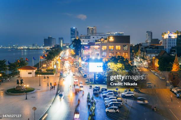 street and nightlife of phnom penh, cambodia - tonle sap stock pictures, royalty-free photos & images