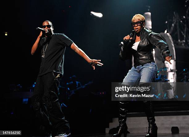 Jay R Concert 439 Jay Z And Mary J Blige In Concert Stock Photos, High-Res Pictures ...