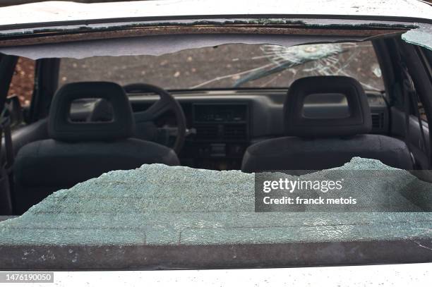 Car Rear Window Shattered 4,167 Broken Vehicle Window Stock Photos, High-Res Pictures, and Images ...