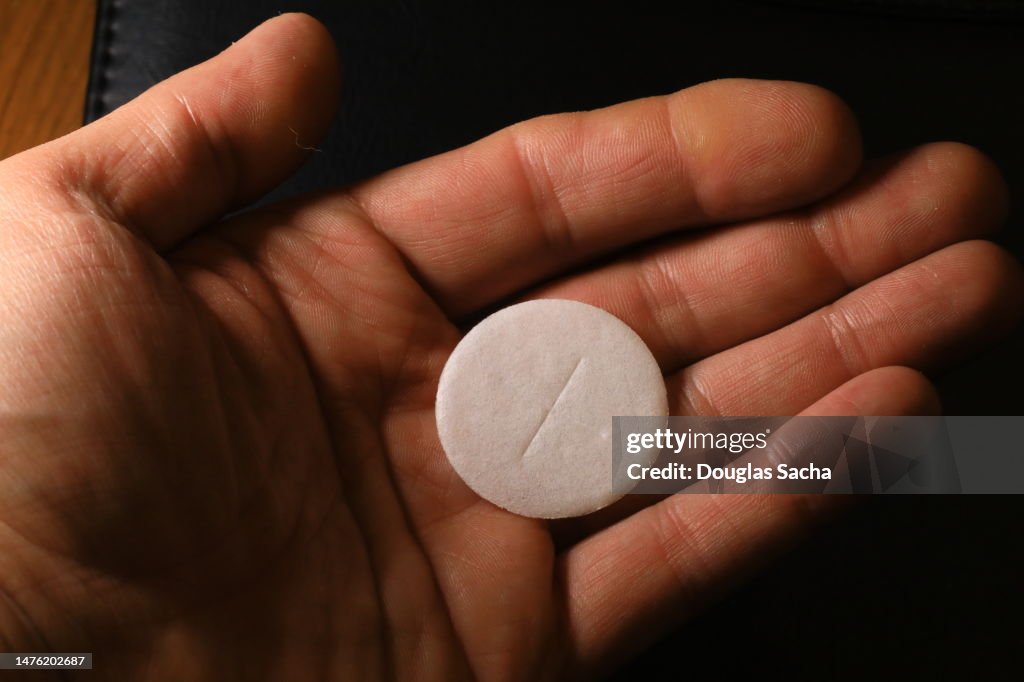 Receiving the holy Eucharist in the hand