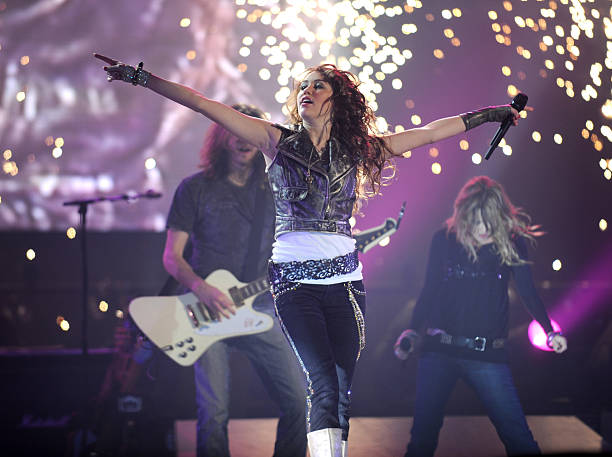 Miley Cyrus performs during her "Miley Cyrus/Hannah Montana: Best of Both Worlds" Tour at Nassau Coliseum on December 27, 2007 in Uniondale, New York.
