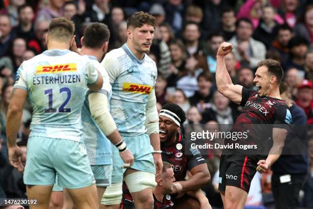 Ivan van Zyl of Saracens celebrates their sides fifth try during the Gallagher Premiership Rugby match between Saracens and Harlequins at Tottenham...