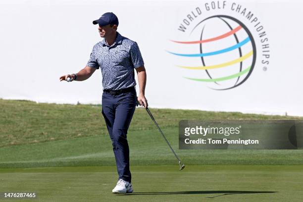 Rory McIlroy of Northern Ireland reacts after making birdie on the 15th green during day four of the World Golf Championships-Dell Technologies Match...