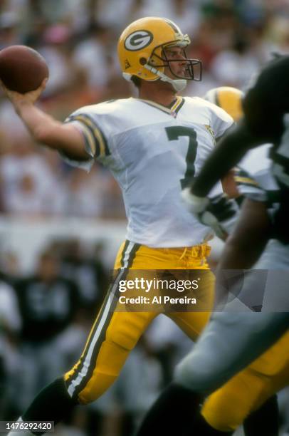 Quarterback Ken O'Brien of the Green Bay Packers passes the ball in the Pro Football Hall Of Fame Game between the Green Bay Packers vs the Los...