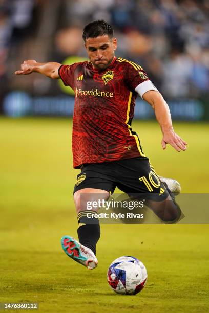 Nicolás Lodeiro of the Seattle Sounders winds up for a shot on goal against Sporting Kansas City during the first half at Children's Mercy Park on...