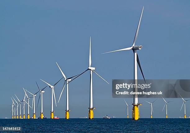 wind farm - kent england stockfoto's en -beelden